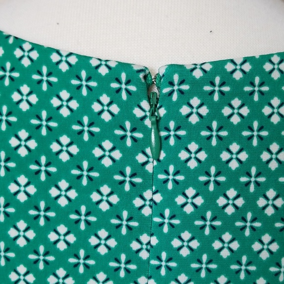 NWT Donna Morgan Cold Shoulder Belted Dress - Picture 6 of 8